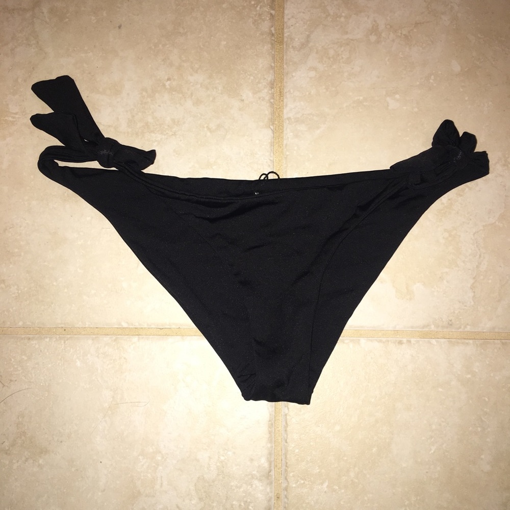 Black tie bottoms